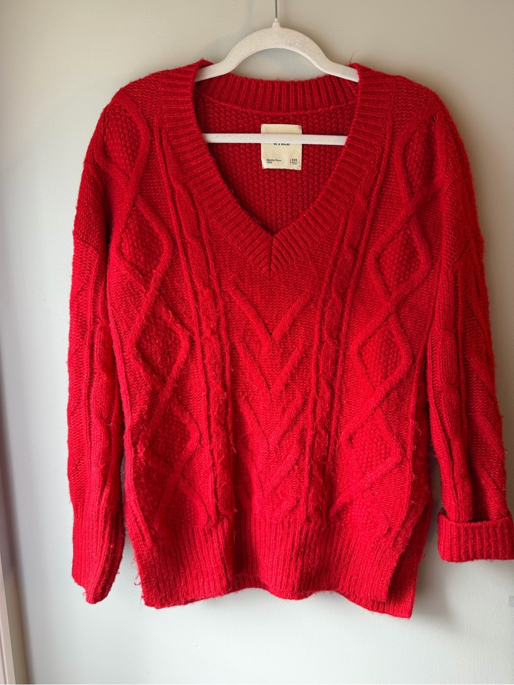 Abercrombie & Fitch Red V-Neck Cable Knit Sweater size xxs